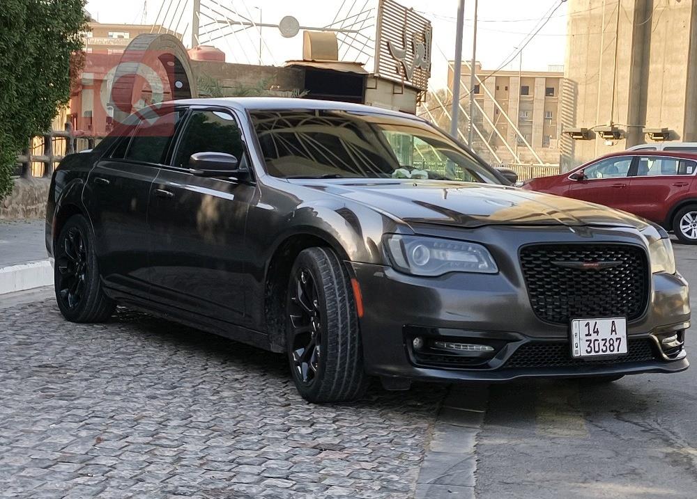 کرایسلەر 300